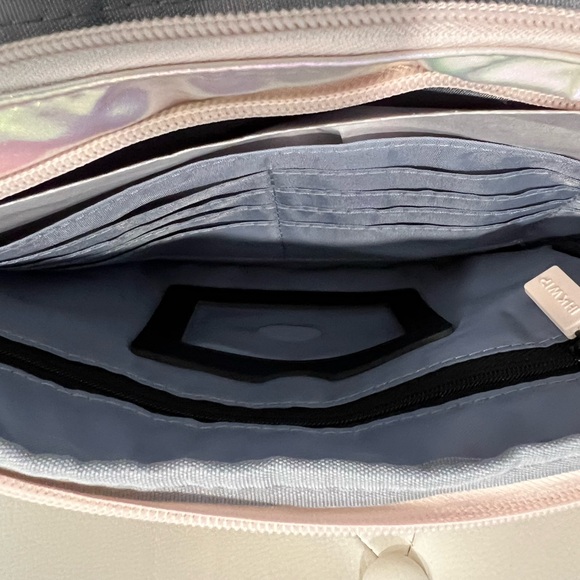 Ihkwip Iridescent Crossbody - Picture 7 of 7